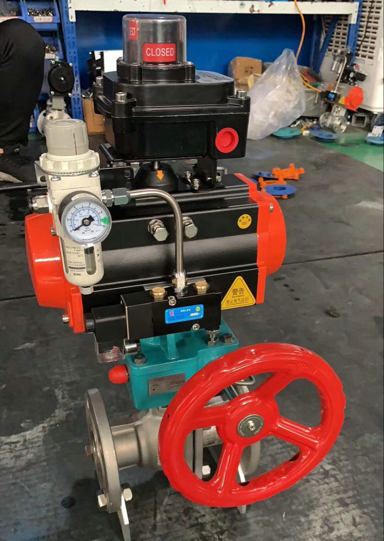 Q6S41F氣動帶手輪球閥實物圖1