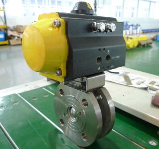 氣動(dòng)對(duì)夾式球閥實(shí)物圖